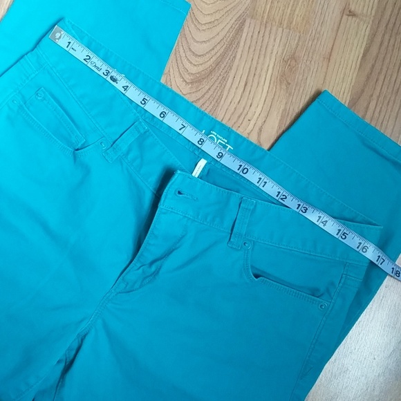 ⭐ Ann Taylor LOFT Turquoise Crop Pants Jeans Capri - Picture 3 of 7